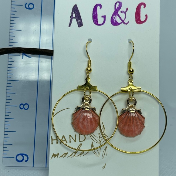 Coral sea shell hoops - Picture 2 of 4